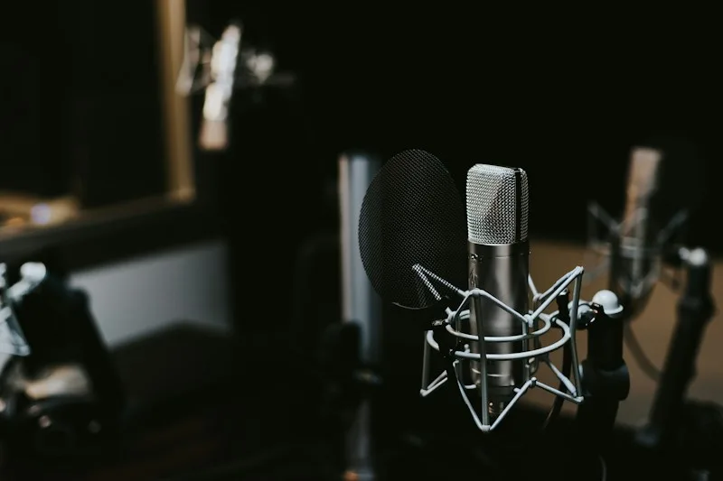 Micrófono en un estudio de grabación
